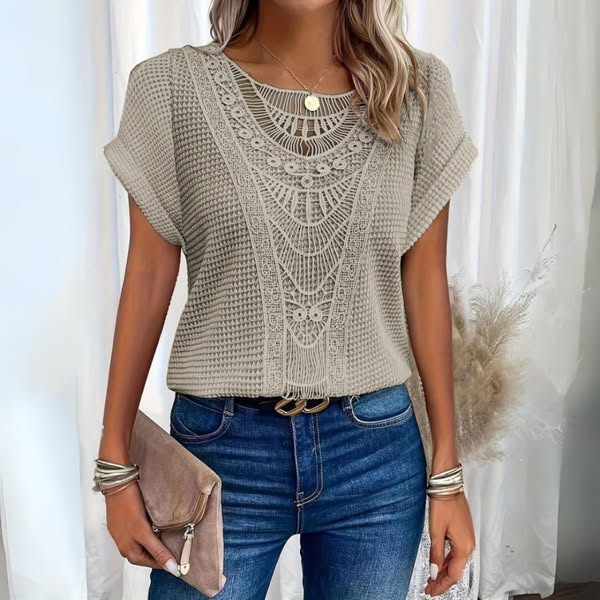 Lilith | Flattering Comfort Blouse